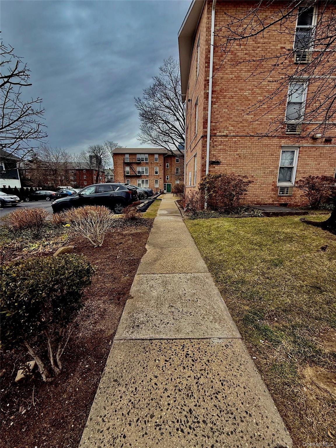 25 Trinity Place, Unit 2K New Rochelle, NY 10805 - Photo 13 of 14