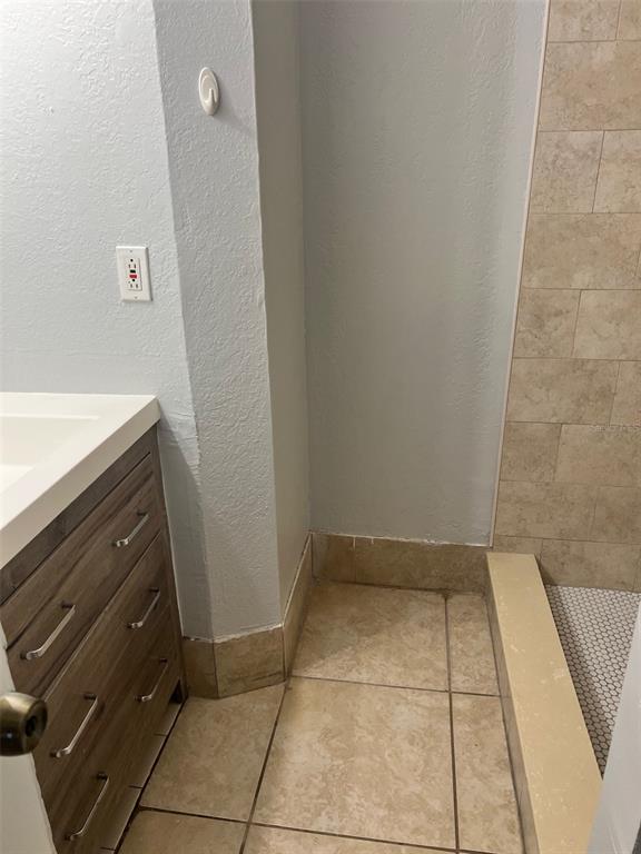 10274 Turkey Lake Road, Unit B18 Orlando, FL 32819 - Photo 3 of 8