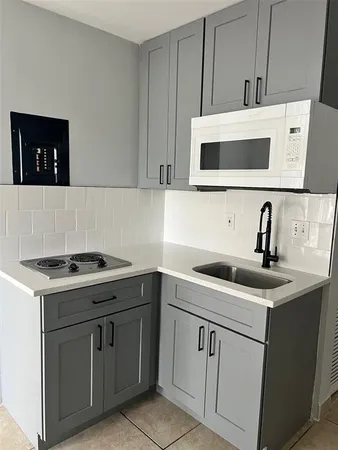 $1,550 | 10274 Turkey Lake Road, Unit B18, Orlando, FL 32819