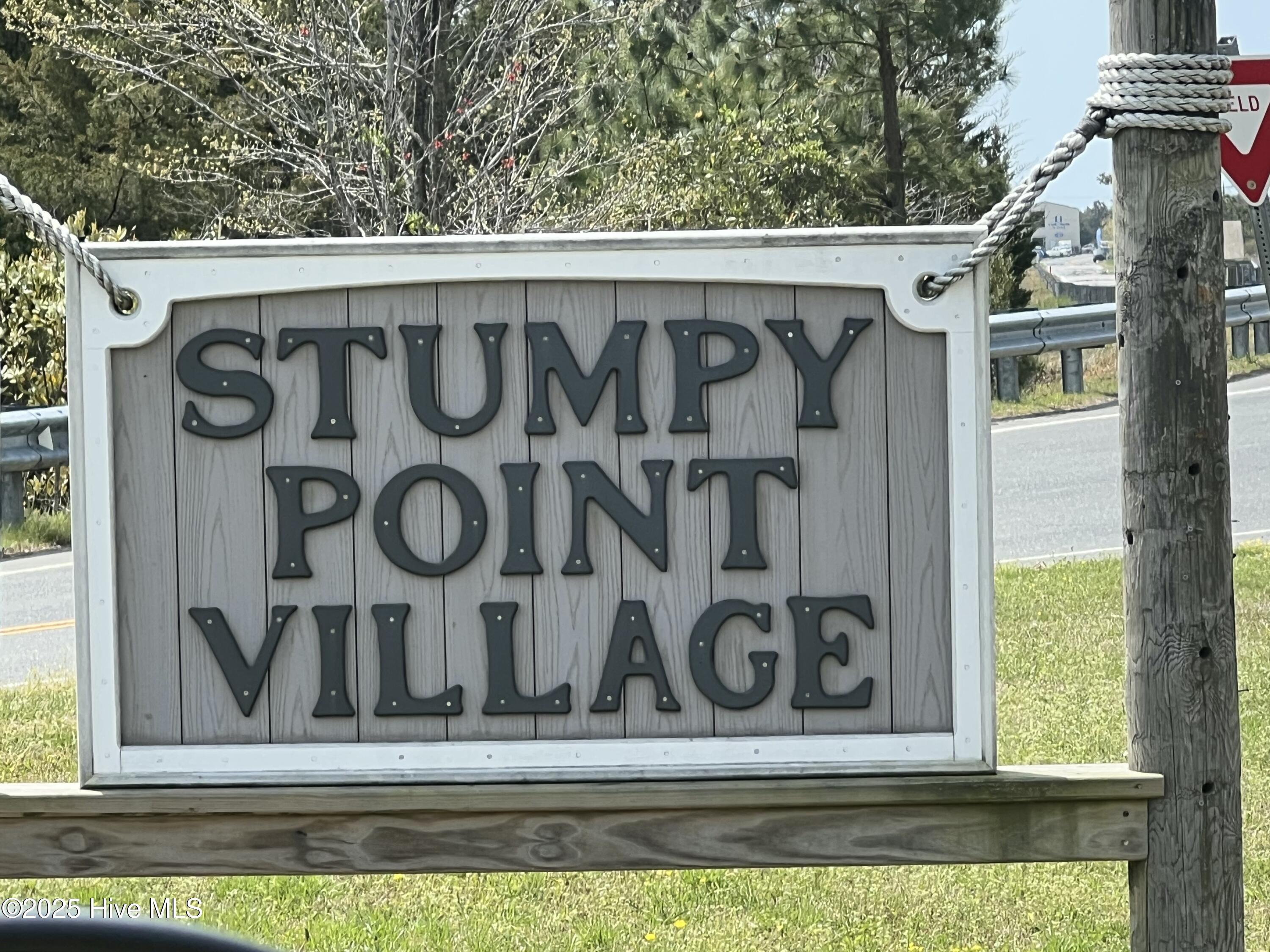 233 Bayview Drive Stumpy Point, NC 27978 - Photo 3 of 12 IMG_1632