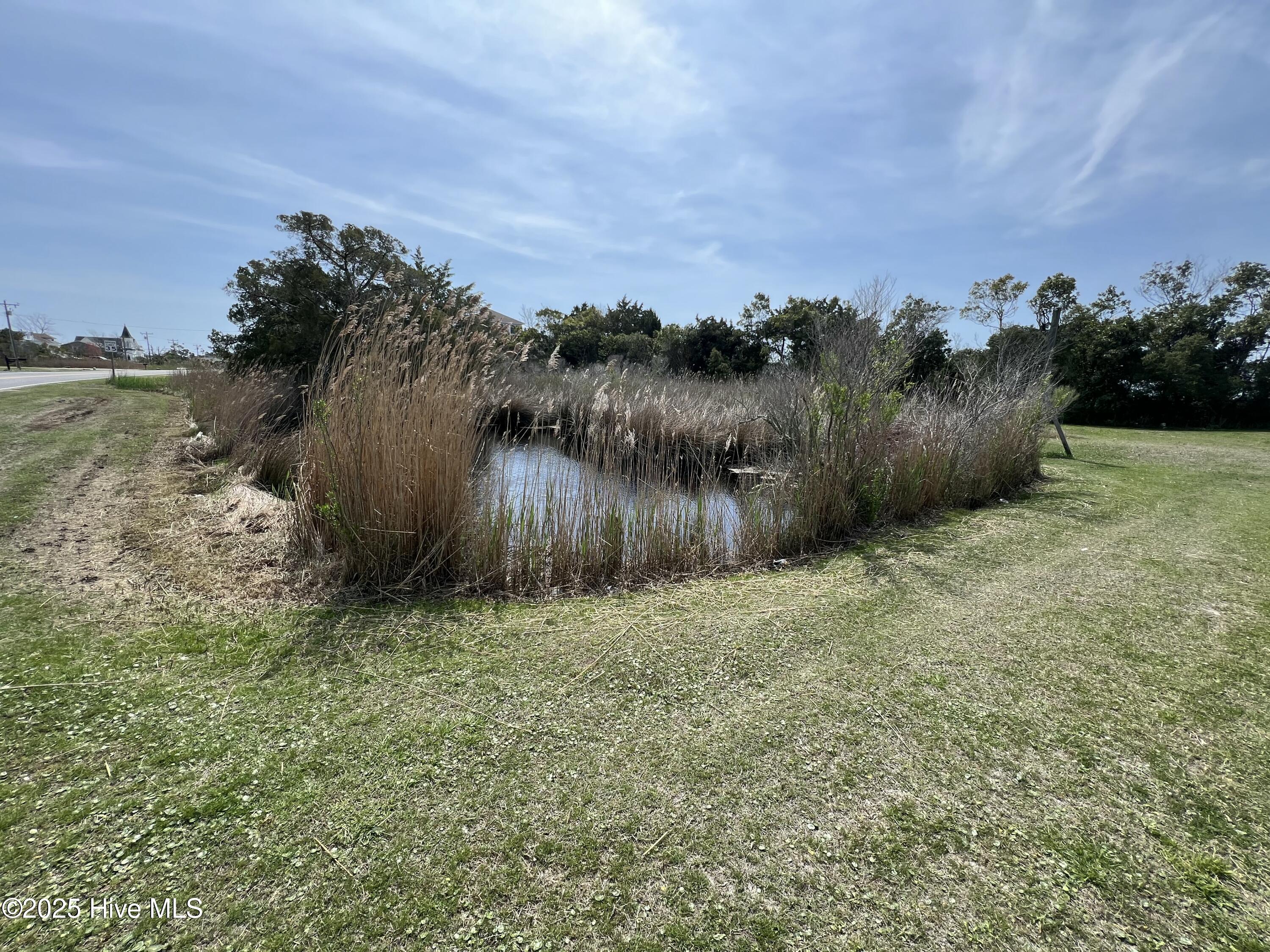 233 Bayview Drive Stumpy Point, NC 27978 - Photo 4 of 12 IMG_1633
