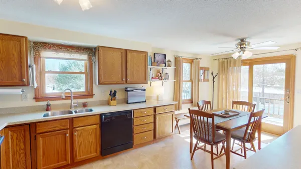 $405,000 | 1013 Sunset Avenue, Glenburn, ME 04401
