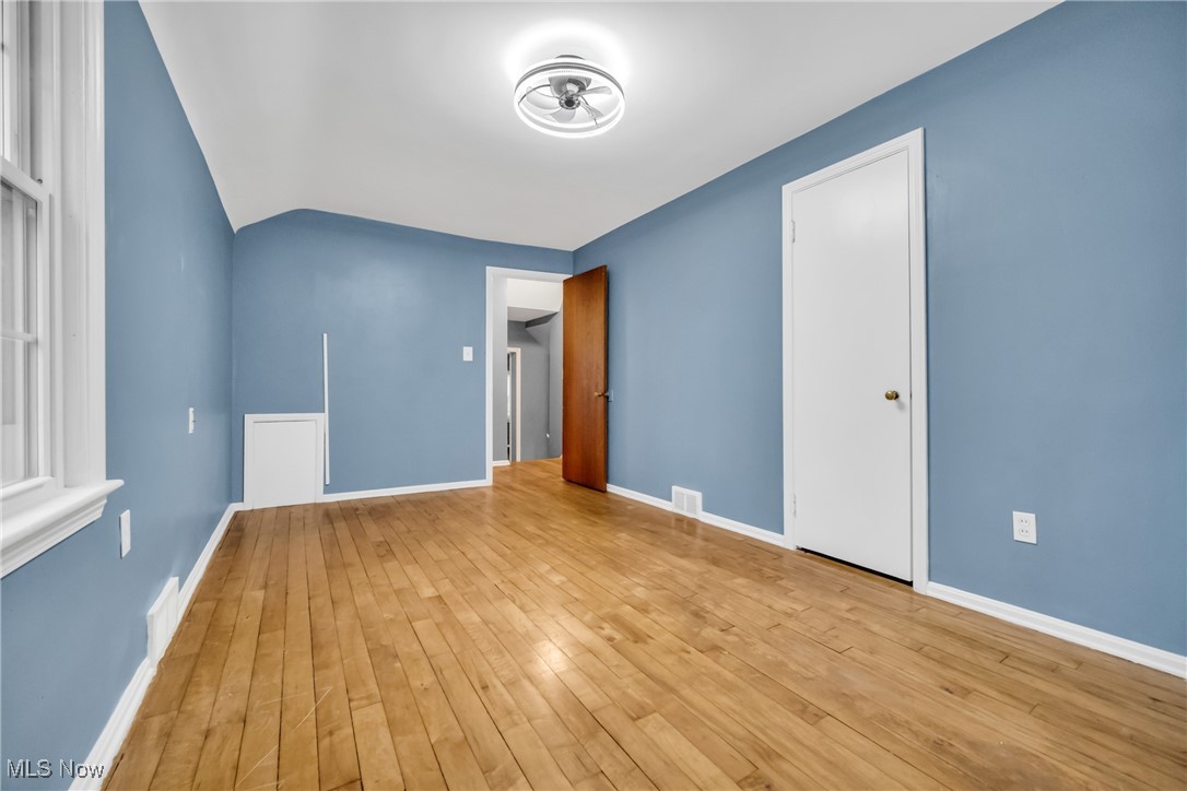 1605 Laclede Road Cleveland, OH 44121 - Photo 32 of 40
