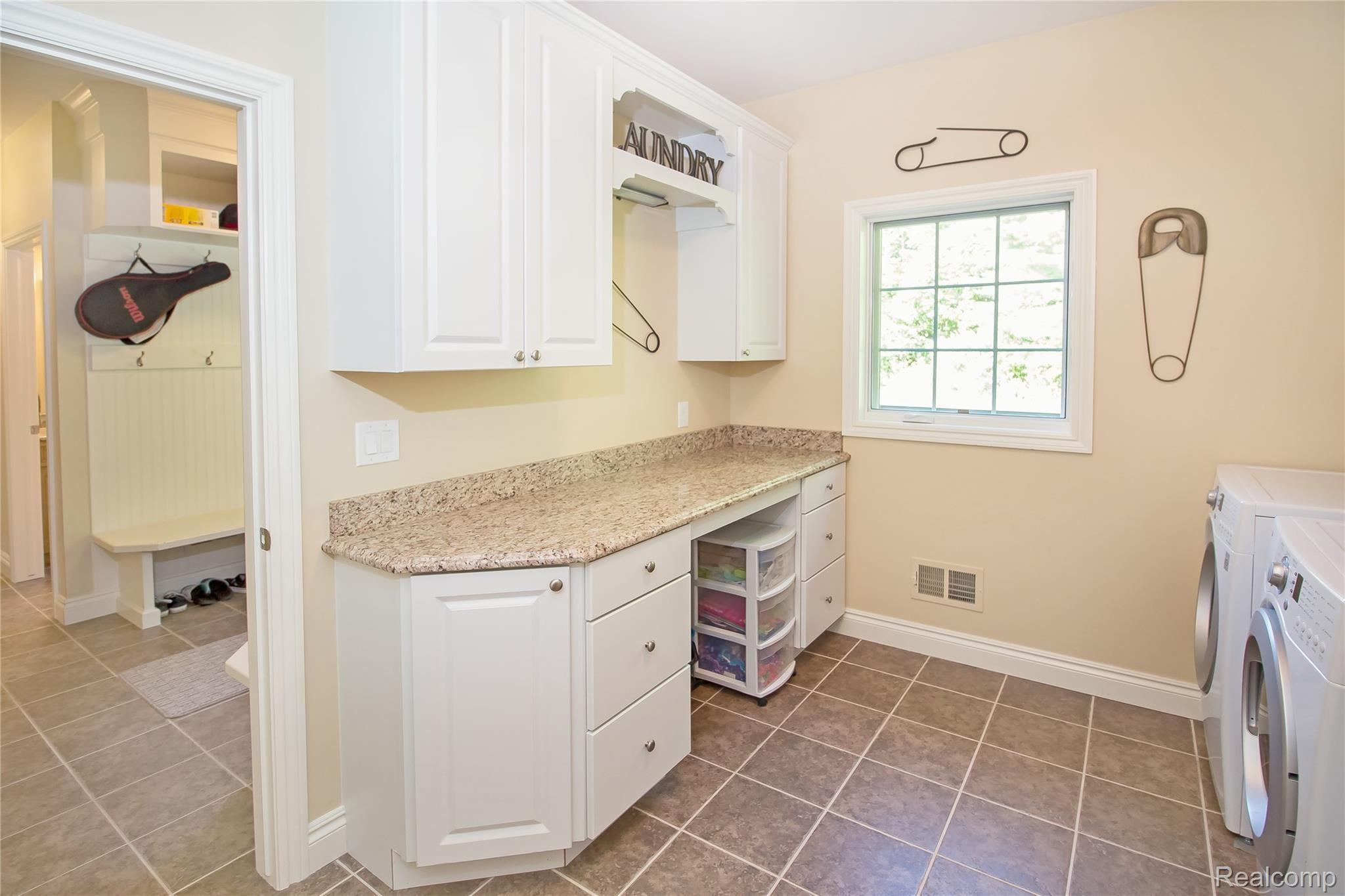 3003 Brophy Road Howell, MI 48855 - Photo 19 of 41 IMG_0052.jpg