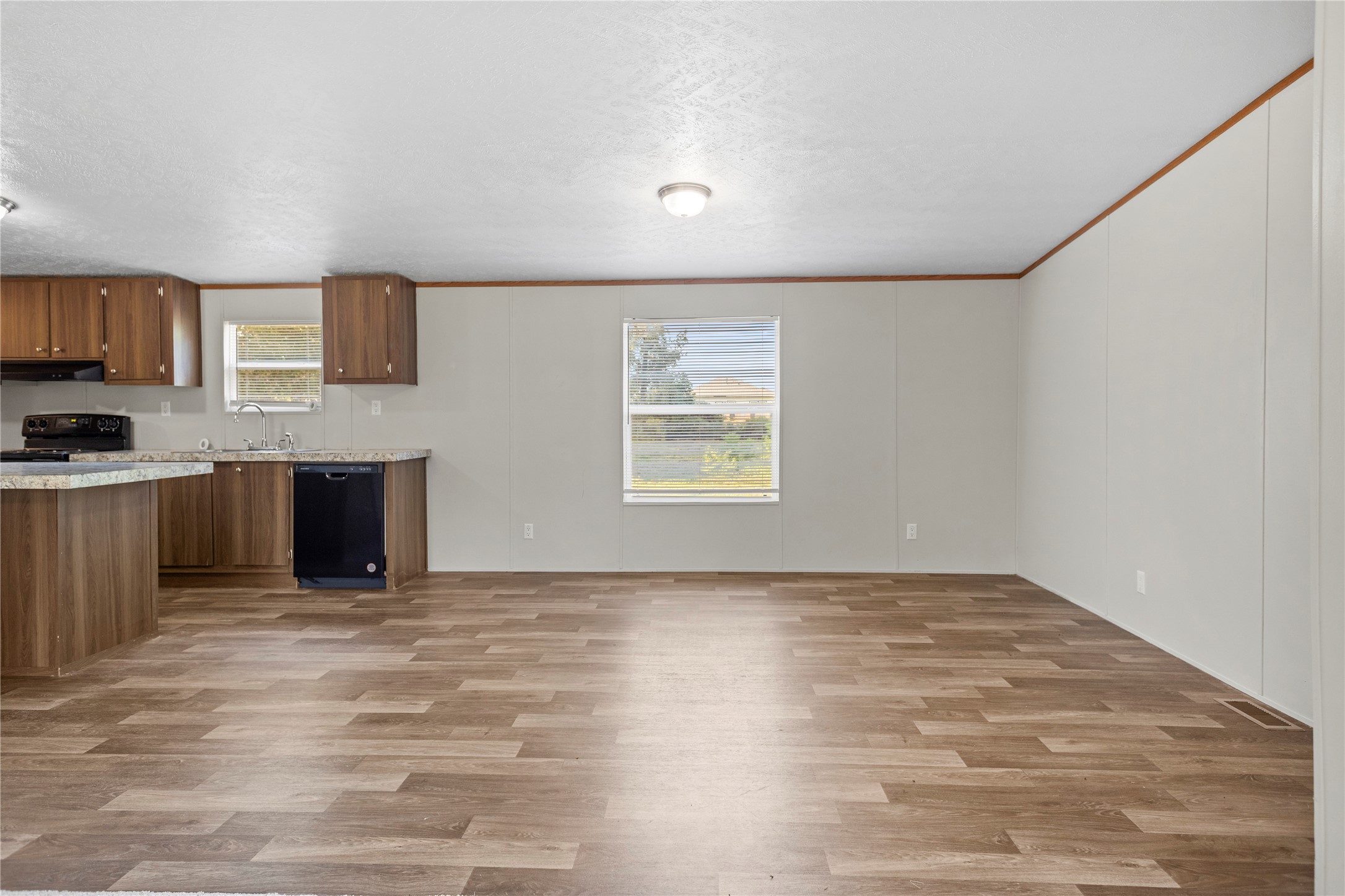 16889 Springfield Drive Conroe, TX 77302 - Photo 8 of 39