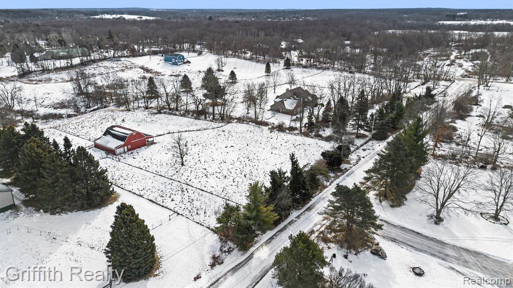 8070 Sheraton Park Road Fenton, MI 48430 - Photo 38 of 48