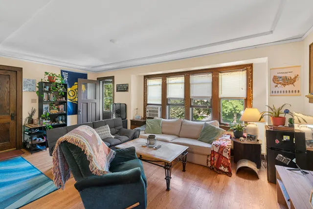 $485,000 | 1633 East Newton Avenue, Unit 1635, Shorewood, WI 53211