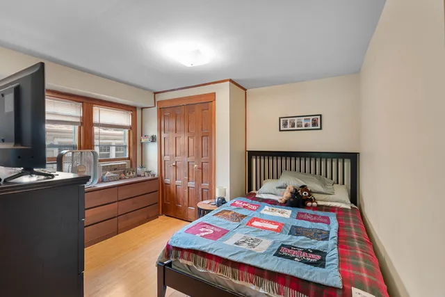 $485,000 | 1633 East Newton Avenue, Unit 1635, Shorewood, WI 53211