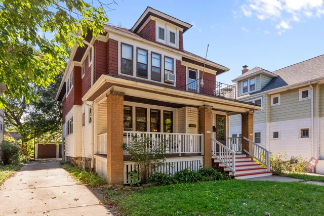 $485,000 | 1633 East Newton Avenue, Unit 1635, Shorewood, WI 53211