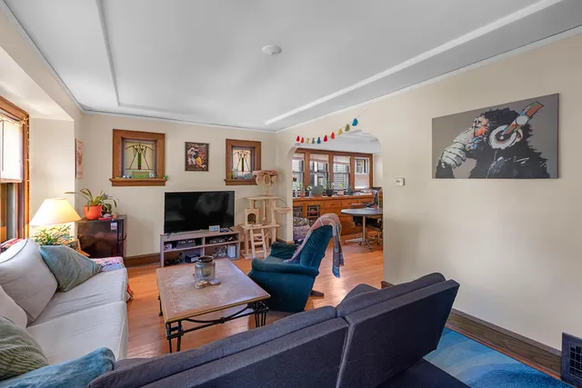 $485,000 | 1633 East Newton Avenue, Unit 1635, Shorewood, WI 53211