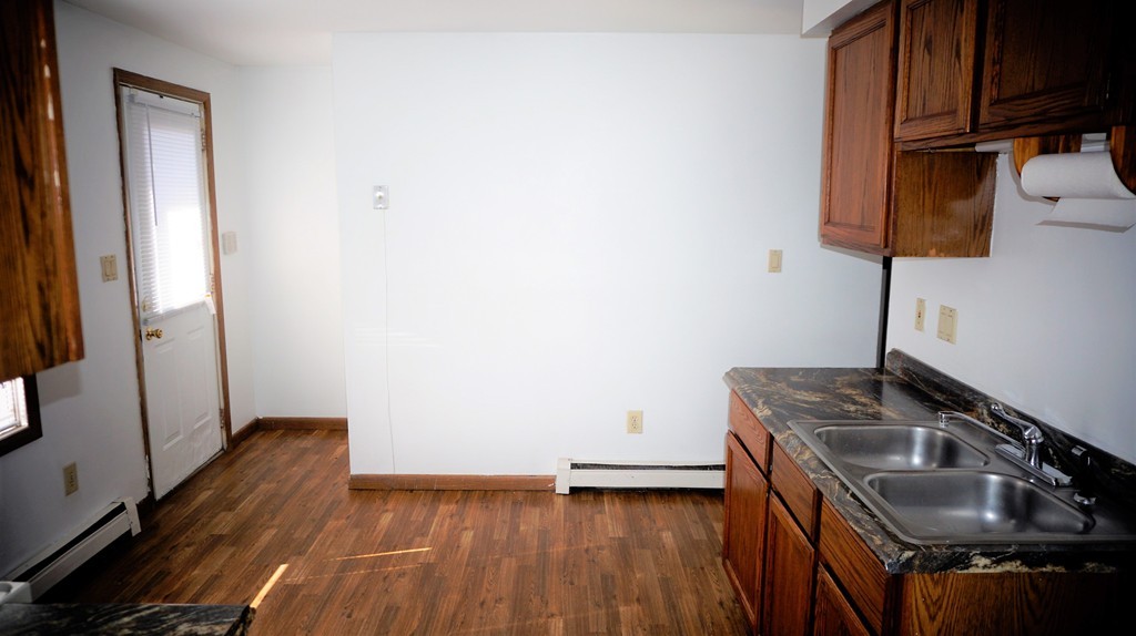 20-22 Andrew Street Springfield, MA 01109 - Photo 5 of 18 Gallery Image 5