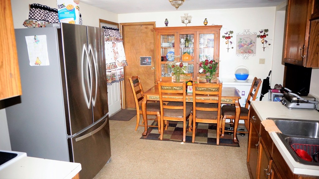 20-22 Andrew Street Springfield, MA 01109 - Photo 10 of 18 Gallery Image 10