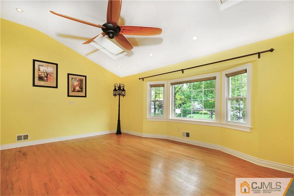 6 Alexander Road East Brunswick, NJ 08816 - Photo 5 of 19 Gallery Image 5