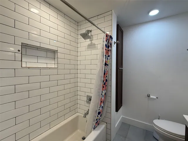 a view of a back yard of the house