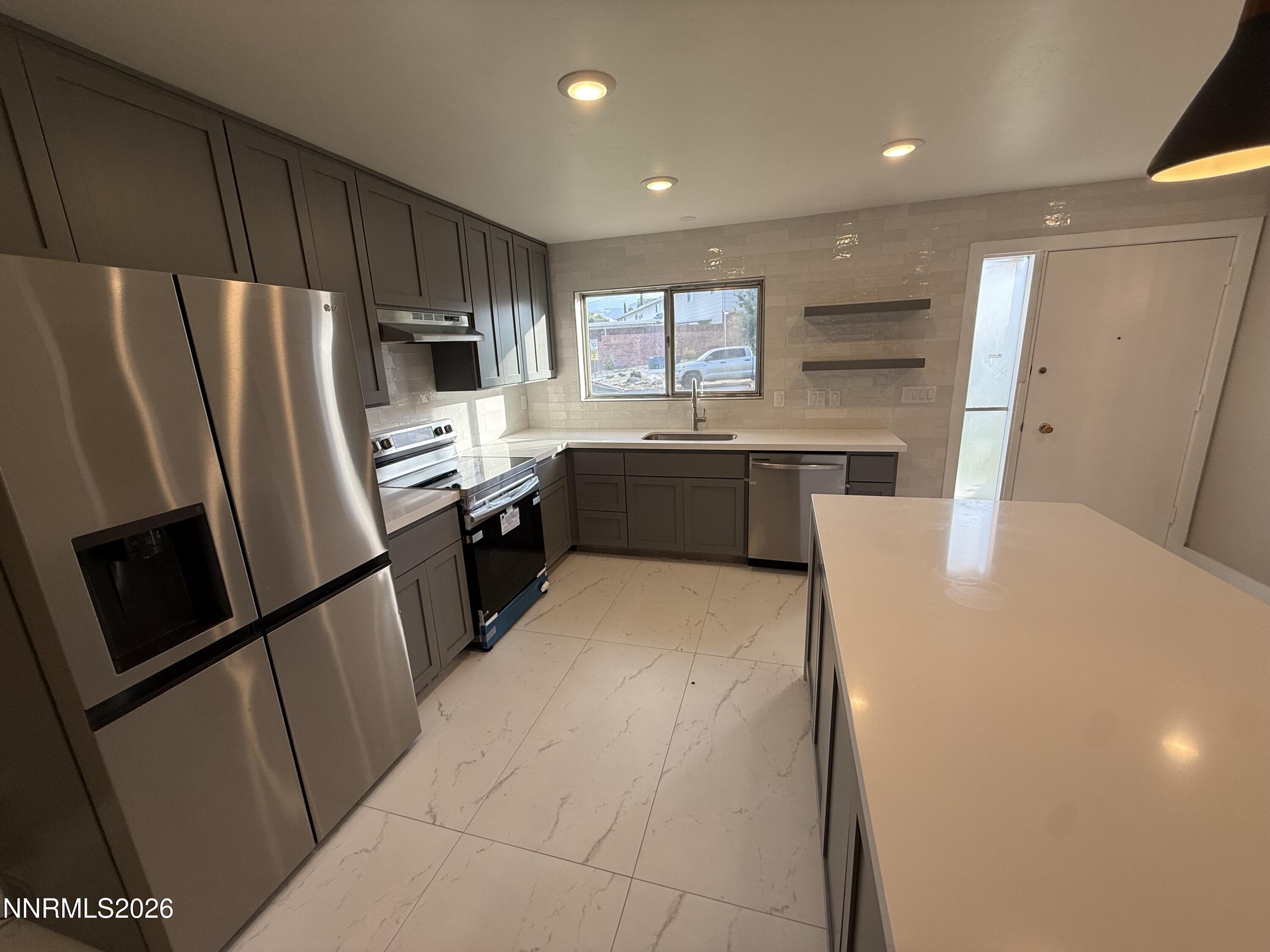 497 Smithridge Park Reno, NV 89502 - Photo 5 of 20 IMG_3999