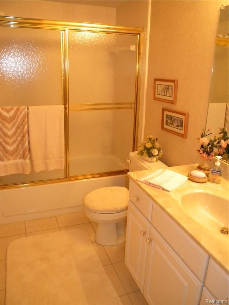 5894 Dawn Ridge Drive, Unit 99 Troy, MI 48098 - Photo 9 of 25 DSCN8922.JPG