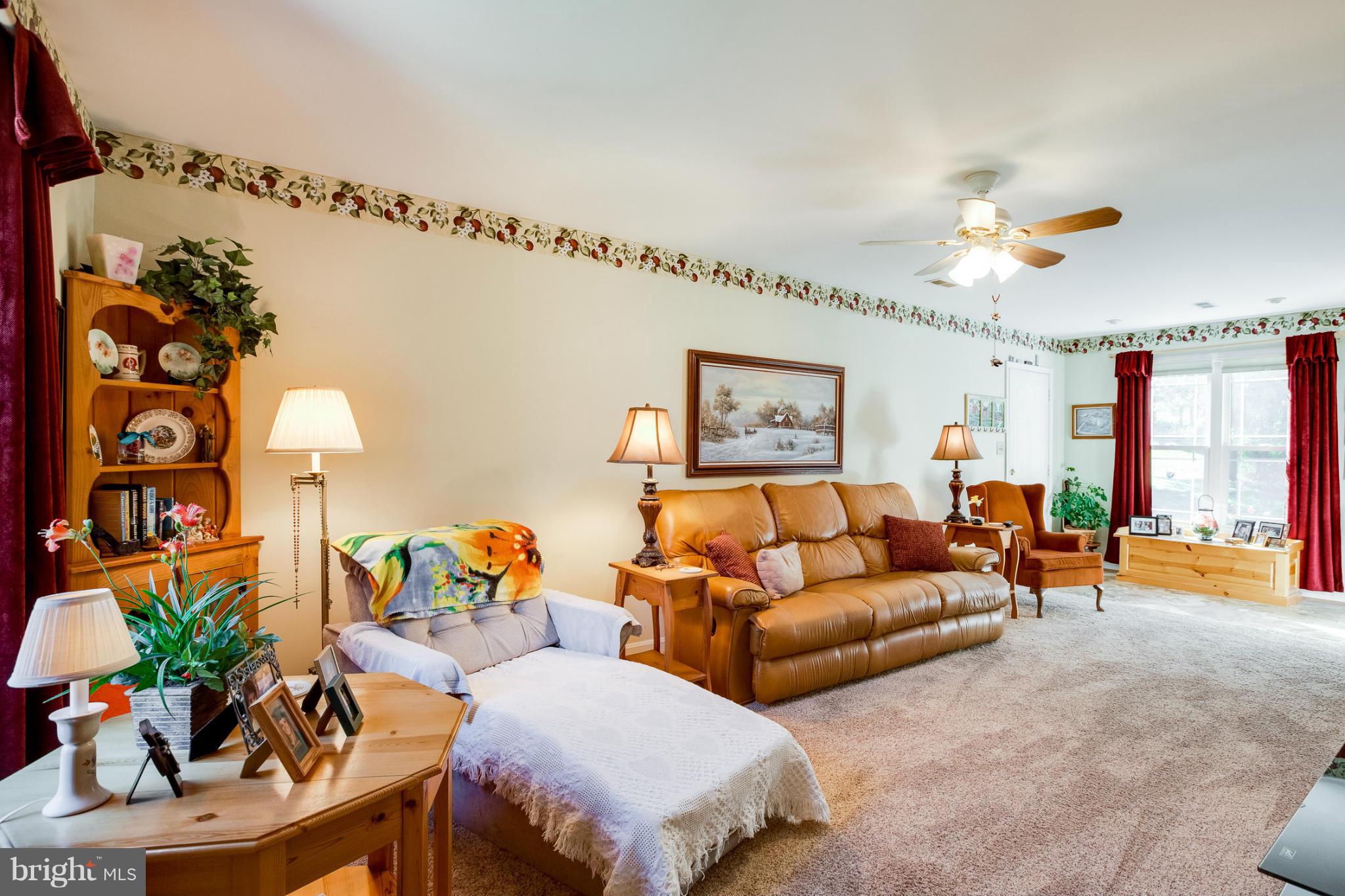 40 South View Drive Huntingtown, MD 20639 - Photo 11 of 30 Family Room
