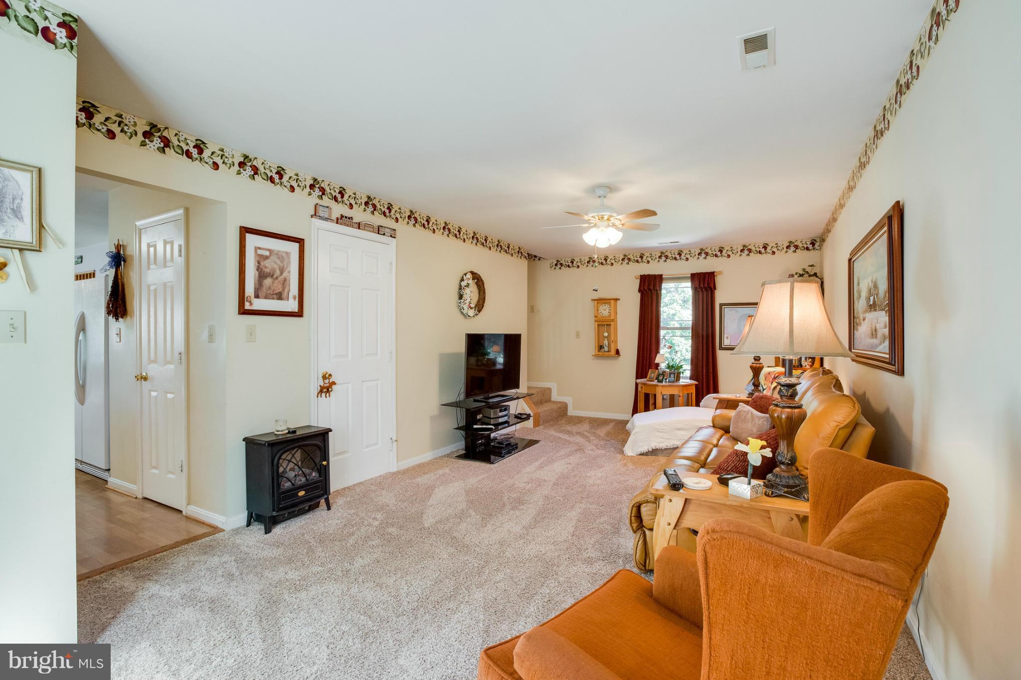 40 South View Drive Huntingtown, MD 20639 - Photo 12 of 30 Family Room