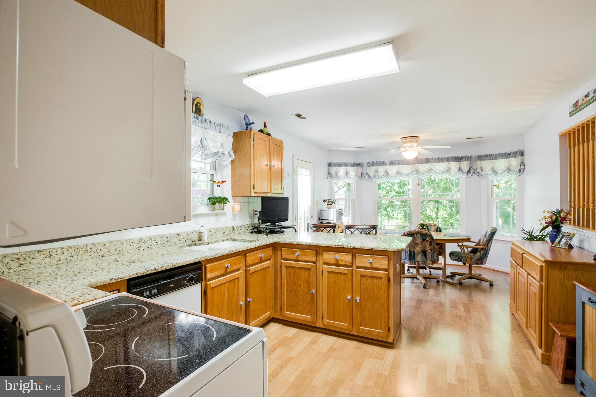 40 South View Drive Huntingtown, MD 20639 - Photo 4 of 30 Kitchen