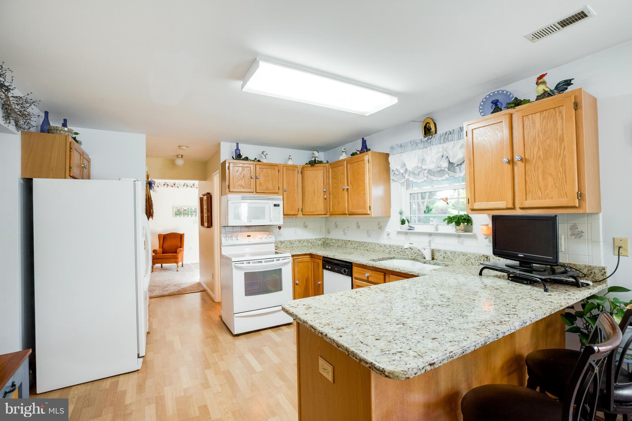 40 South View Drive Huntingtown, MD 20639 - Photo 5 of 30 Kitchen