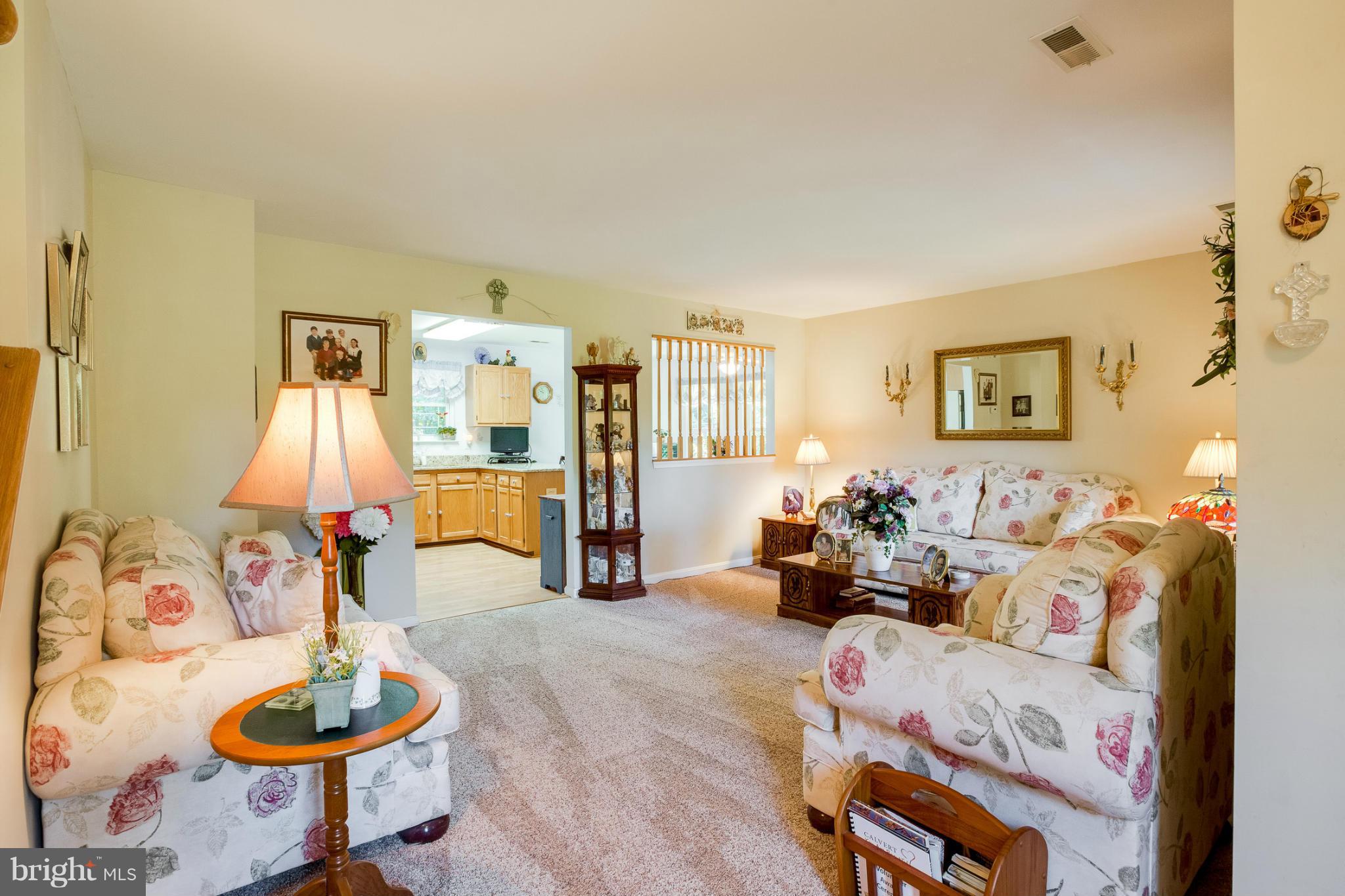 40 South View Drive Huntingtown, MD 20639 - Photo 8 of 30 Living Room