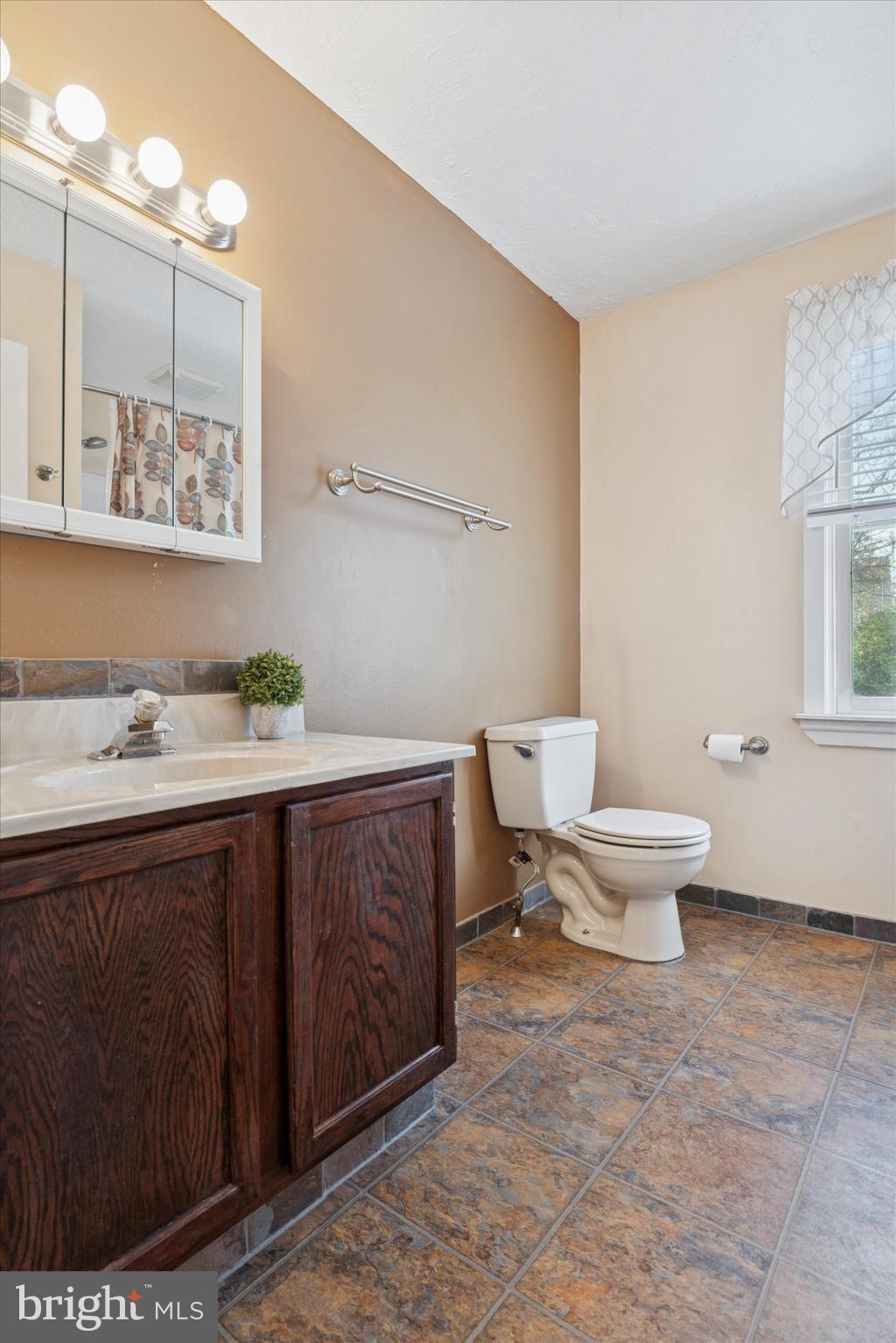 227 Bridge Road Upper Chichester, PA 19061 - Photo 13 of 19