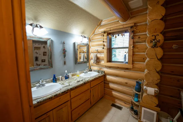 $1,400,000 | 400 Lagoon Lane, Challis, ID 83226