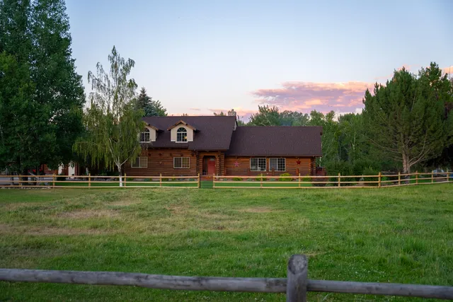 $1,400,000 | 400 Lagoon Lane, Challis, ID 83226