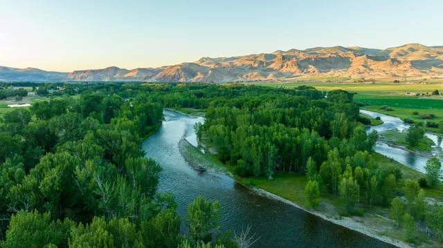 $1,400,000 | 400 Lagoon Lane, Challis, ID 83226