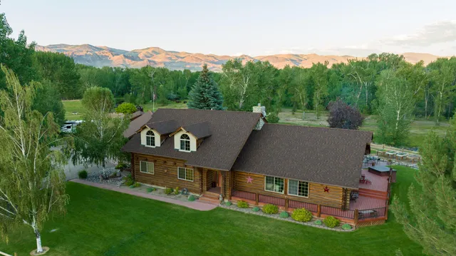 $1,400,000 | 400 Lagoon Lane, Challis, ID 83226