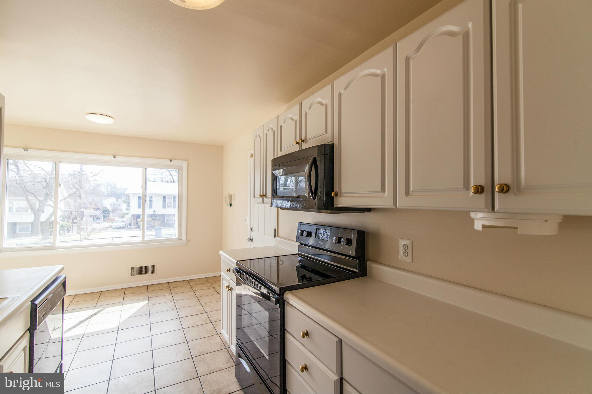 4304 Havelock Road Lanham, MD 20706 - Photo 7 of 23 Kitchen
