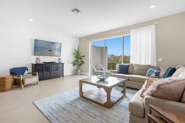 $3,200 | 788 Driving Range Court, Reunion, FL 34747