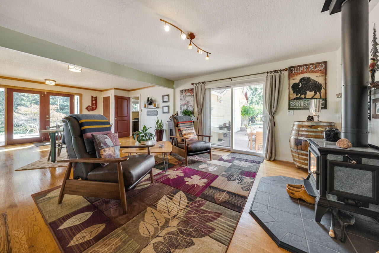 2076 Davis Road South Salem, OR 97306 - Photo 19 of 52 2076-Davis-Rd-S-19