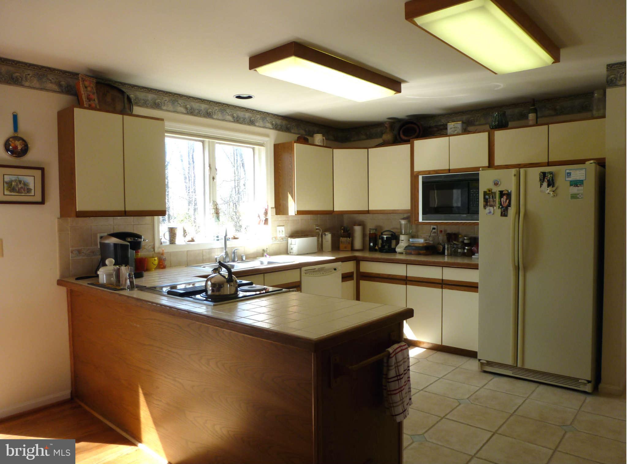 15 Rutledge Court Sterling, VA 20165 - Photo 11 of 23 Kitchen