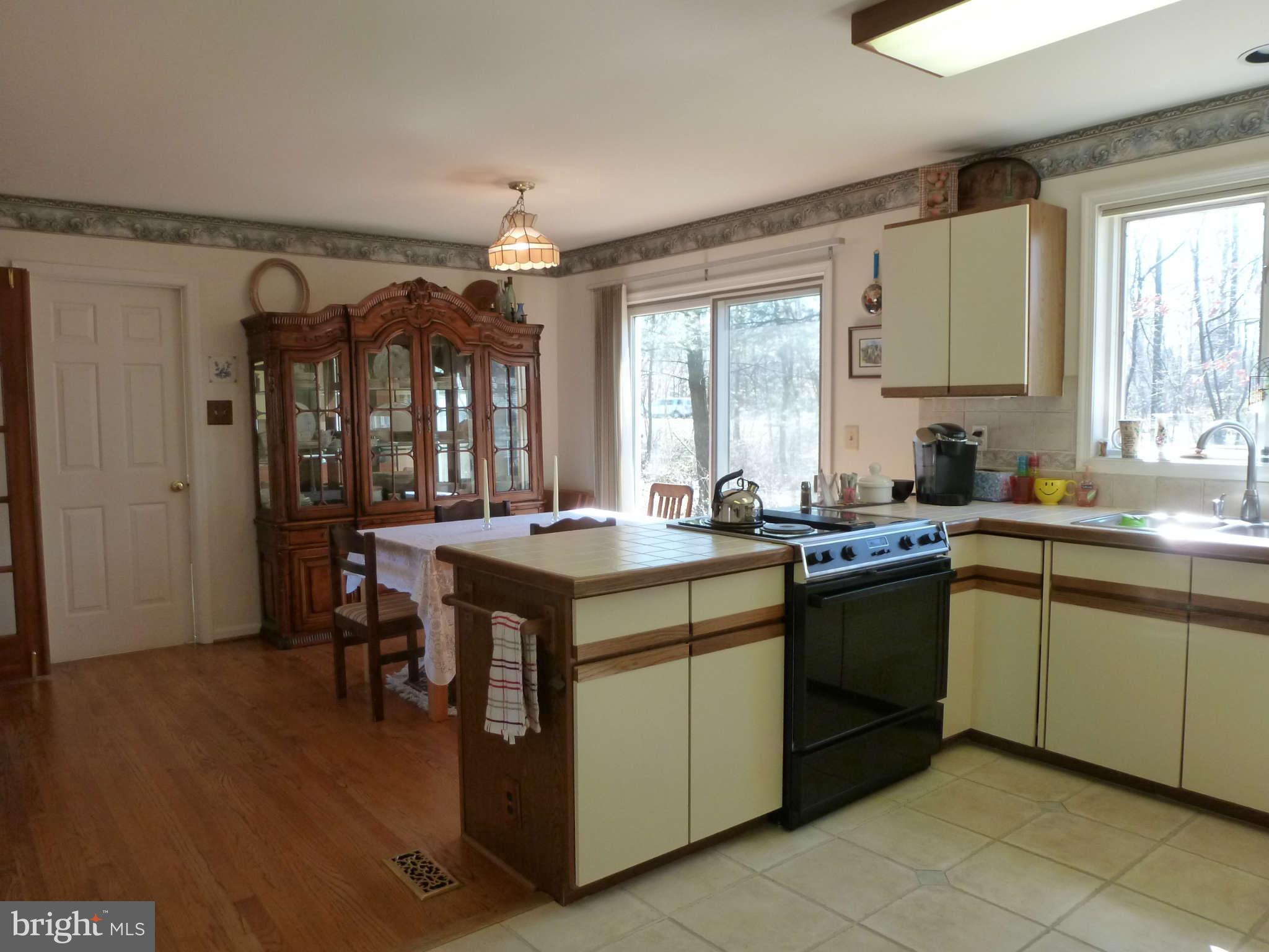 15 Rutledge Court Sterling, VA 20165 - Photo 14 of 23 Kitchen