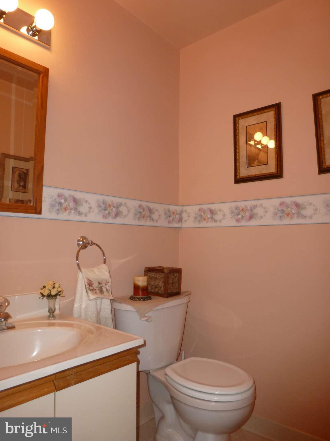 15 Rutledge Court Sterling, VA 20165 - Photo 23 of 23 Bath