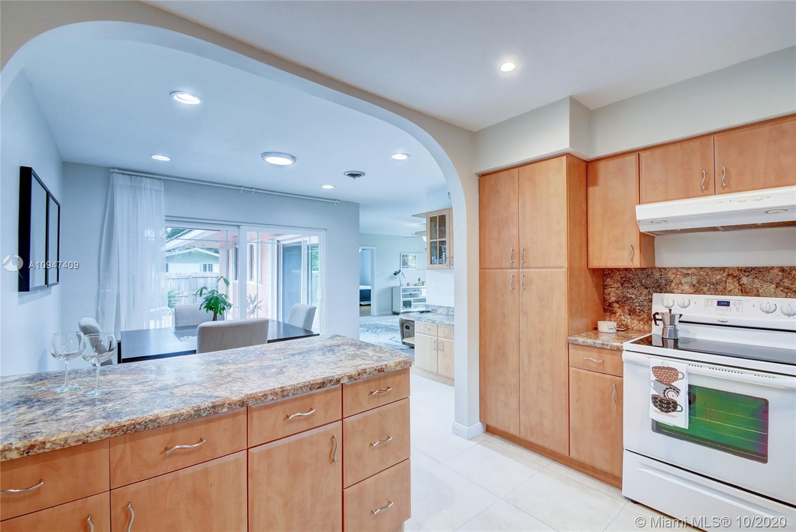 3501 West Park Road Hollywood, FL 33021 - Photo 4 of 31