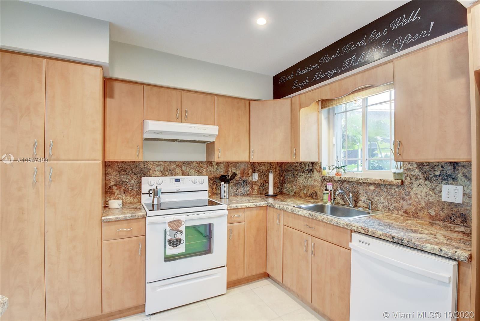 3501 West Park Road Hollywood, FL 33021 - Photo 5 of 31