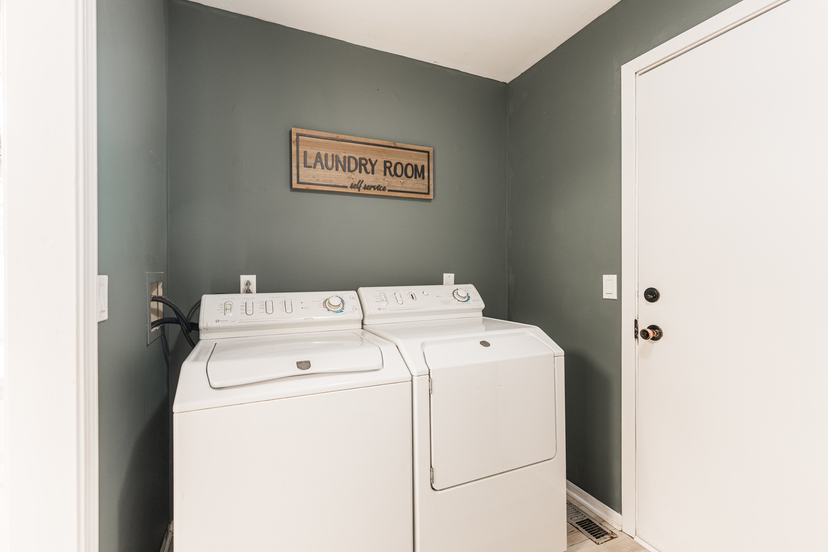 30 Beau Meade Road Oswego, IL 60543 - Photo 17 of 21 Gallery Image 17