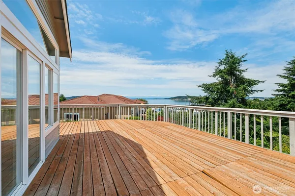 $1,375,000 | 2805 Chambers Bay Drive, Steilacoom, WA 98388