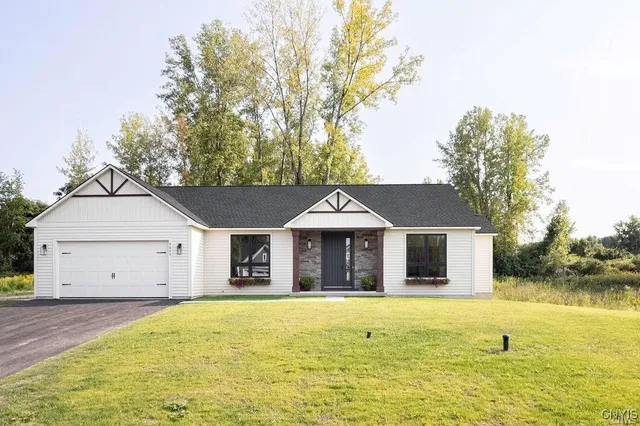 $595,000 | 84 Stoney Pond Way, Lysander, NY 13027