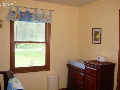 7702 Grove Ridge Road Owosso, MI 48867 - Photo 18 of 29 20422123-17.JPG