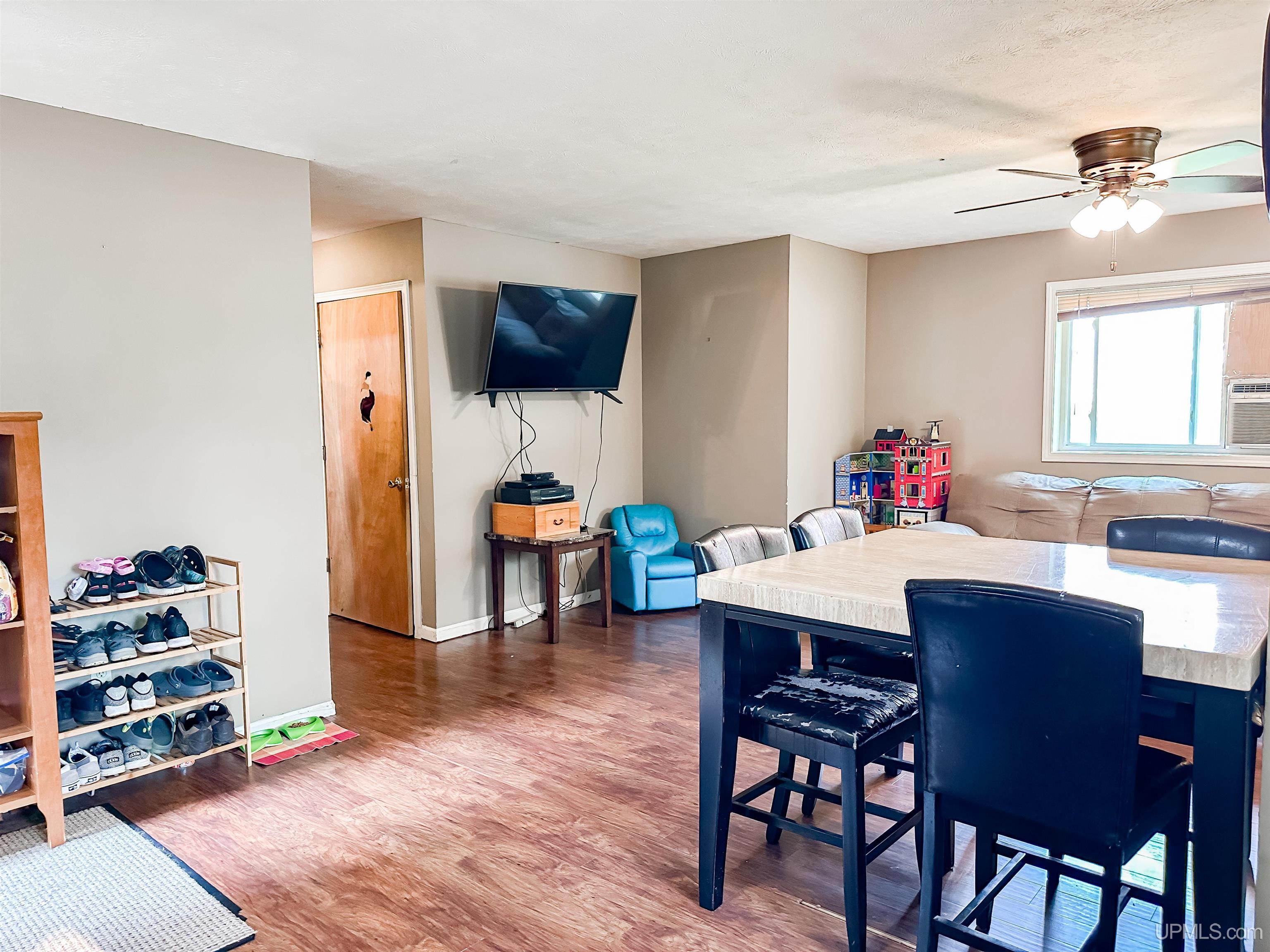716 Cleveland Avenue Ishpeming, MI 49849 - Photo 12 of 33