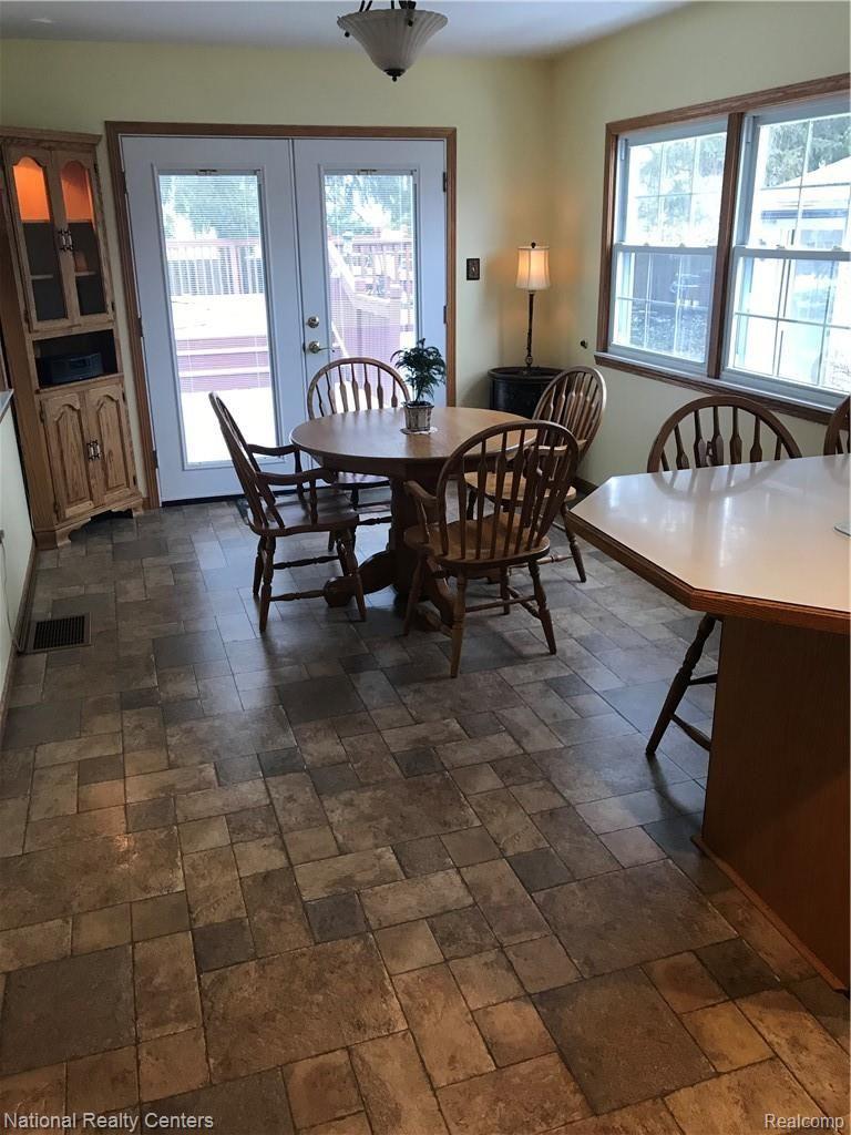 25376 Graham Road Redford, MI 48239 - Photo 5 of 40 Lovely and Spacious Eat In Kitchen
