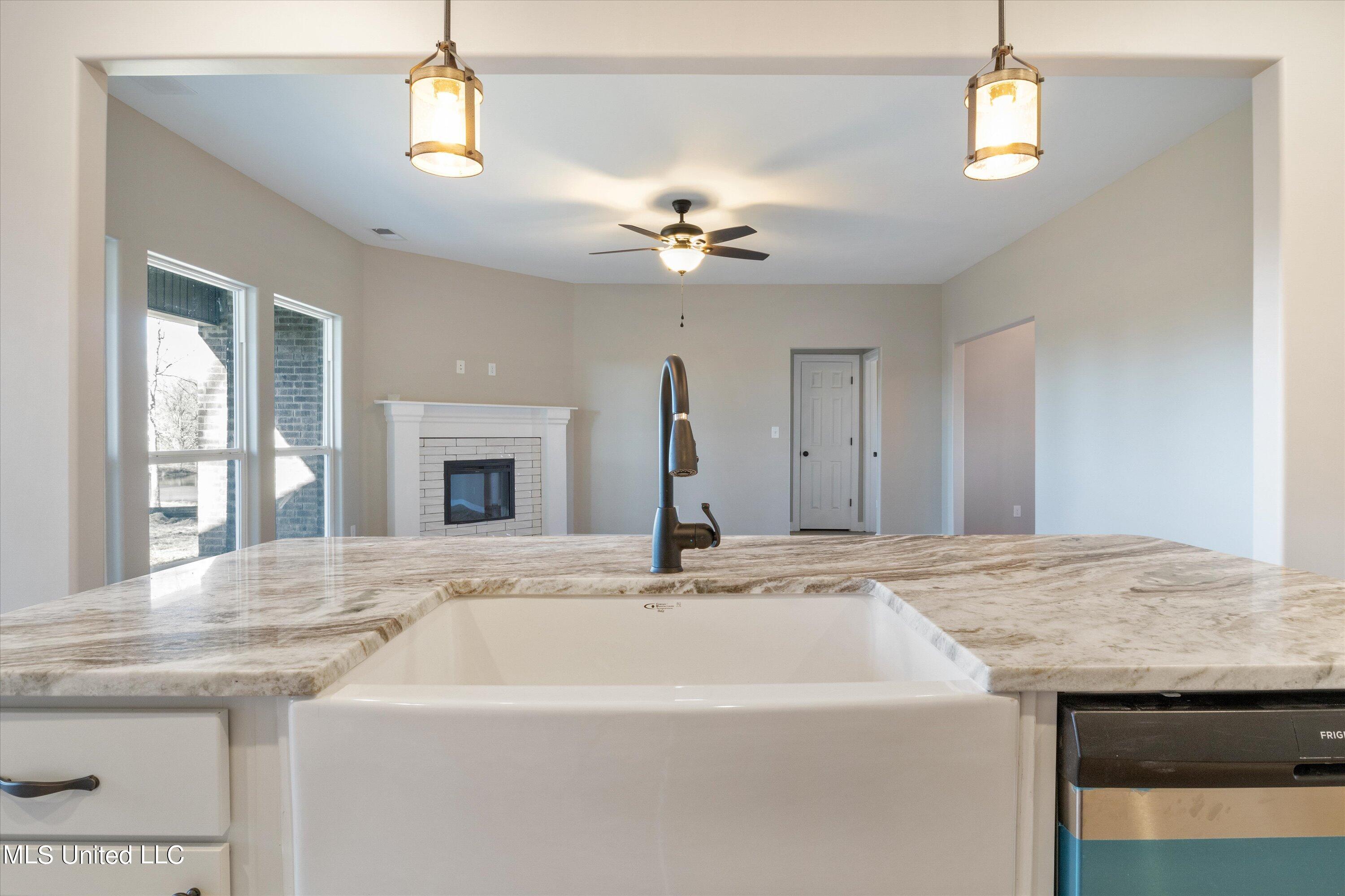 1927 Sycamore Road Coldwater, MS 38618 - Photo 4 of 12 04-IMG_0310