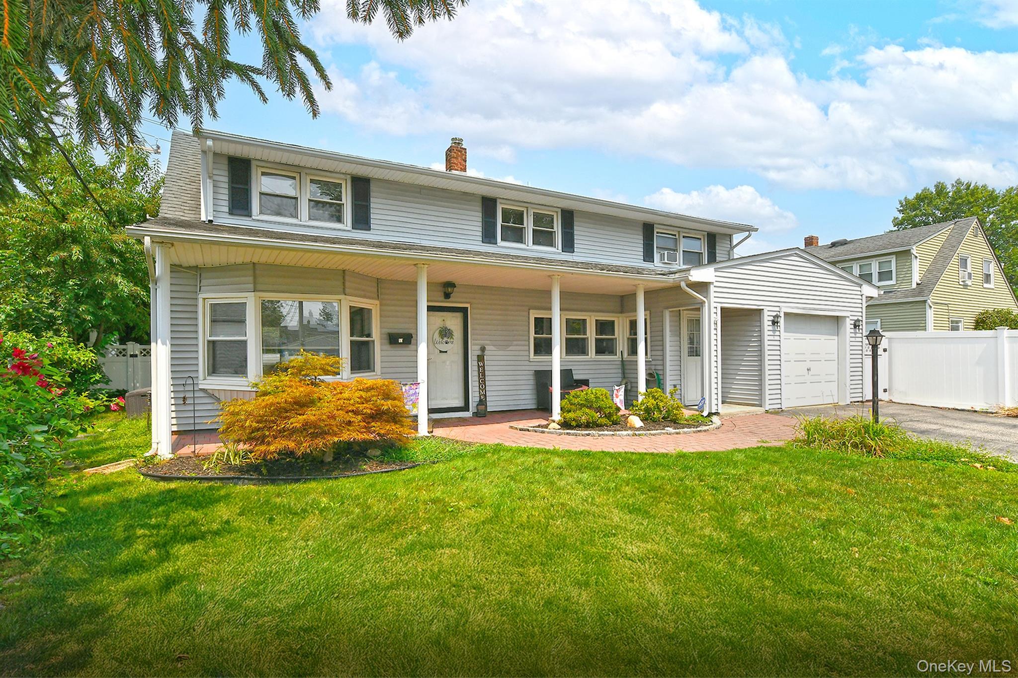53 Periwinkle Road Levittown, NY 11756 - Photo 3 of 22 Gallery Image 3