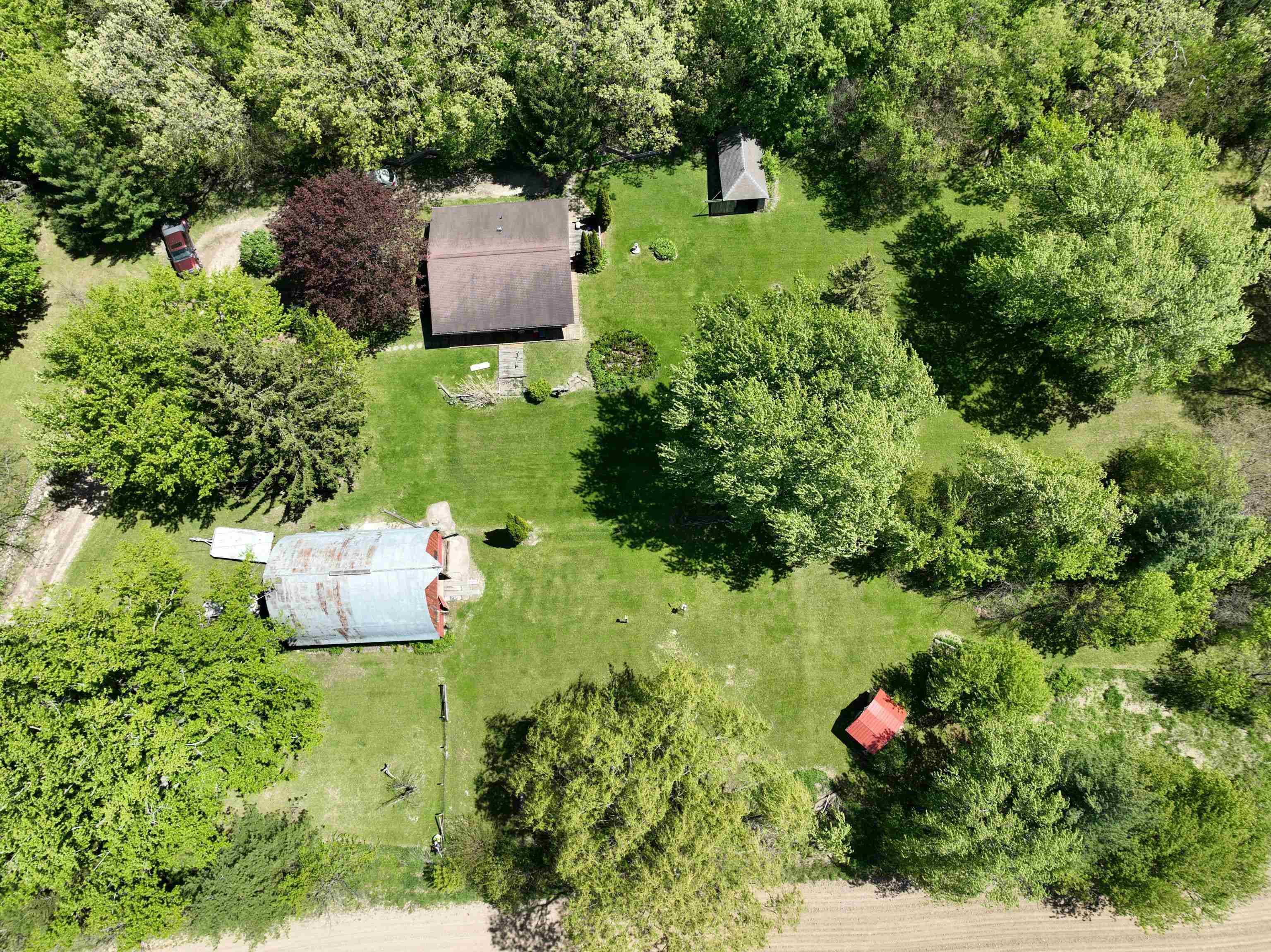 2112 Utica Road Cambridge, WI 53523 - Photo 32 of 52