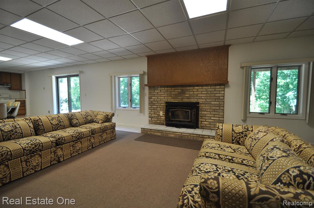 2185 Clinton View Circle Rochester Hills, MI 48309 - Photo 22 of 36