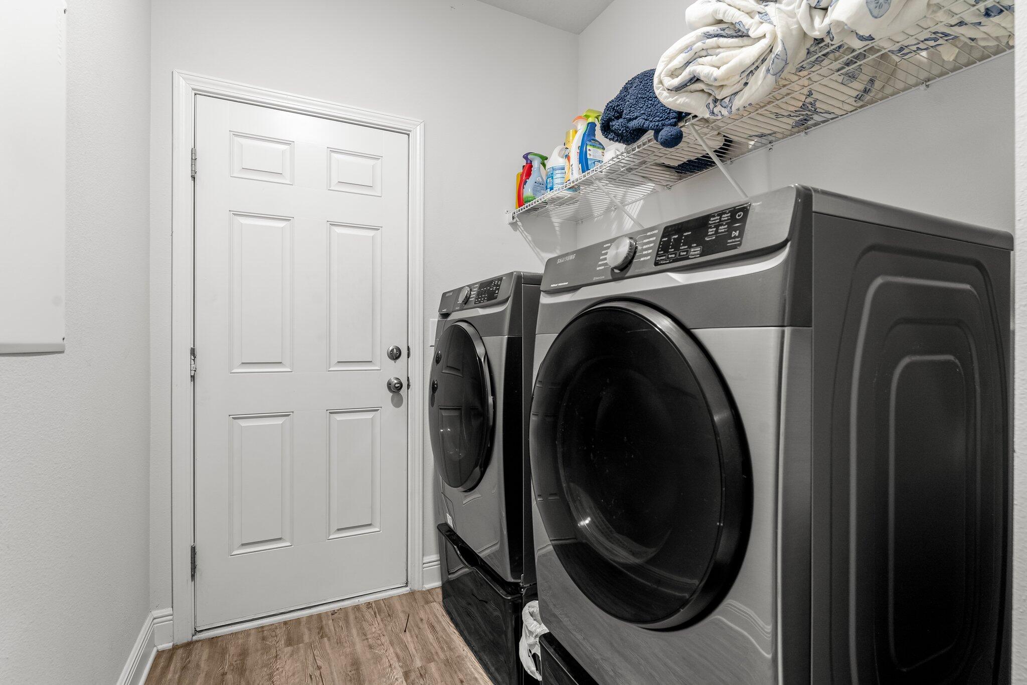 813 Cason Circle Panama City, FL 32405 - Photo 13 of 20 a utility room with dryer and washer