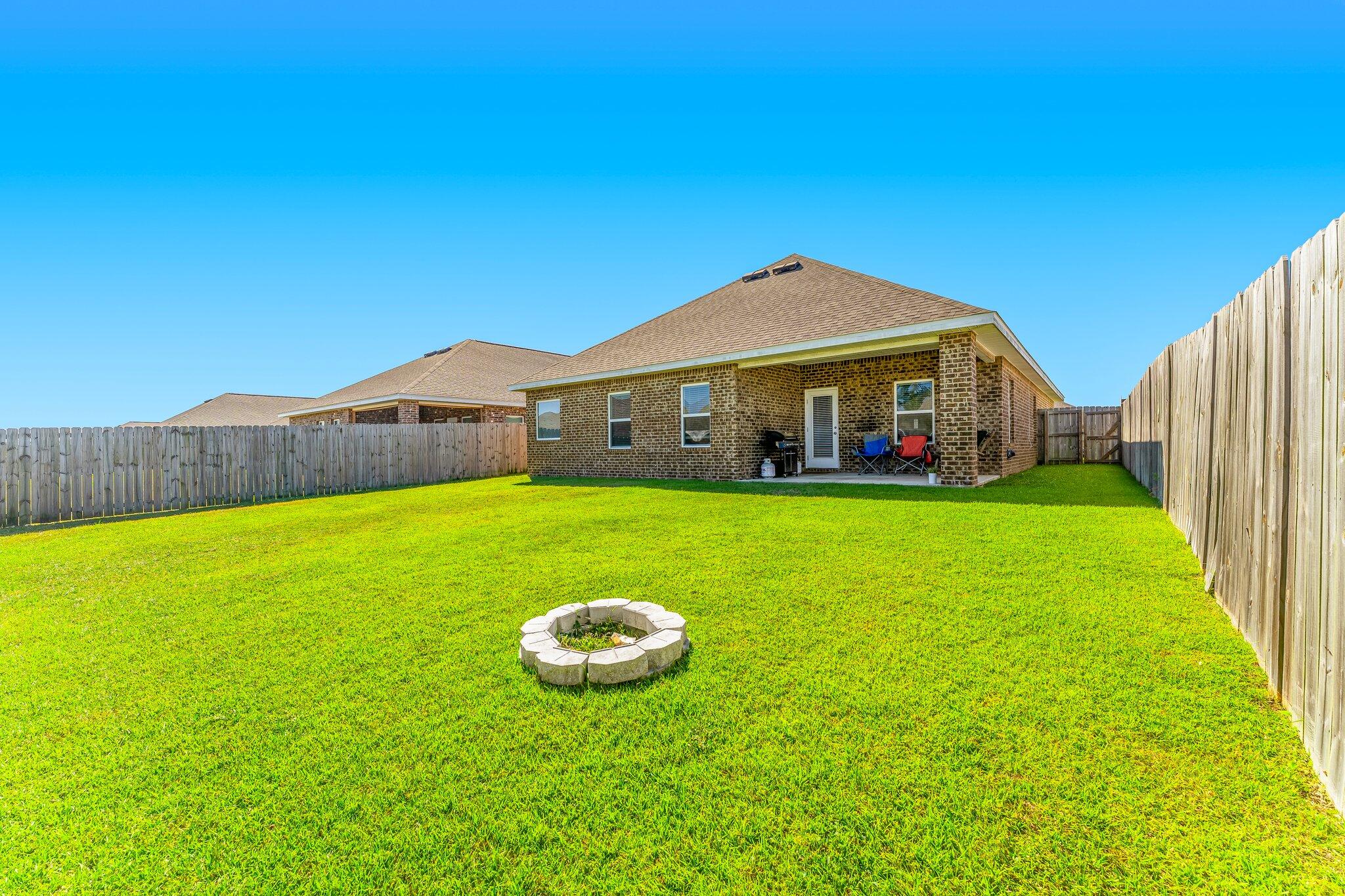 813 Cason Circle Panama City, FL 32405 - Photo 3 of 20 a view of outdoor space with garden